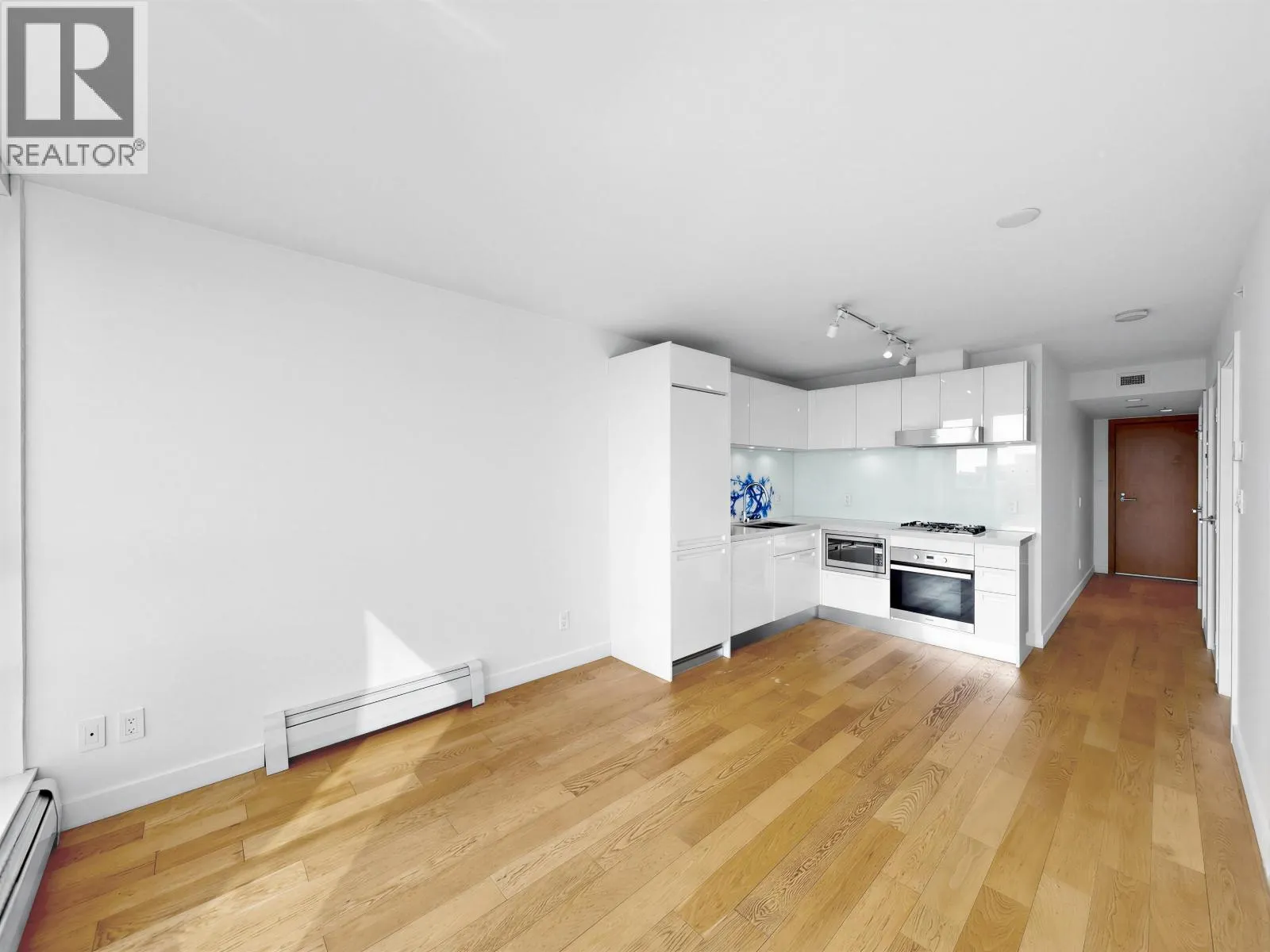 1608 188 KEEFER STREET