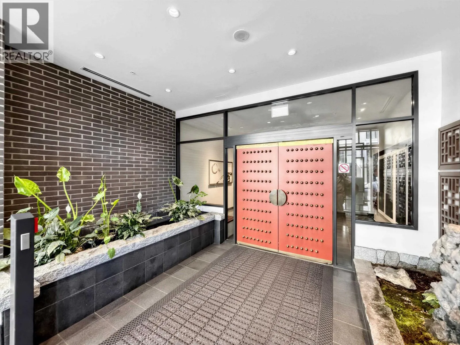 1608 188 KEEFER STREET