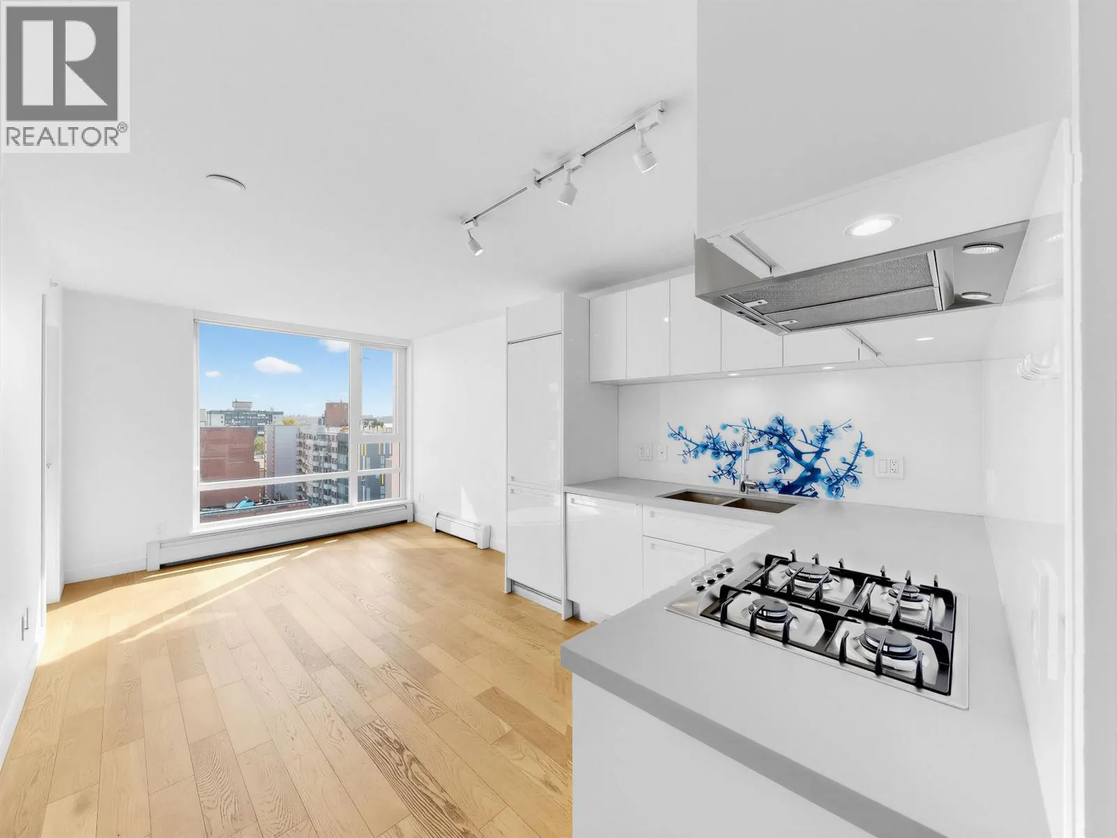 1608 188 KEEFER STREET