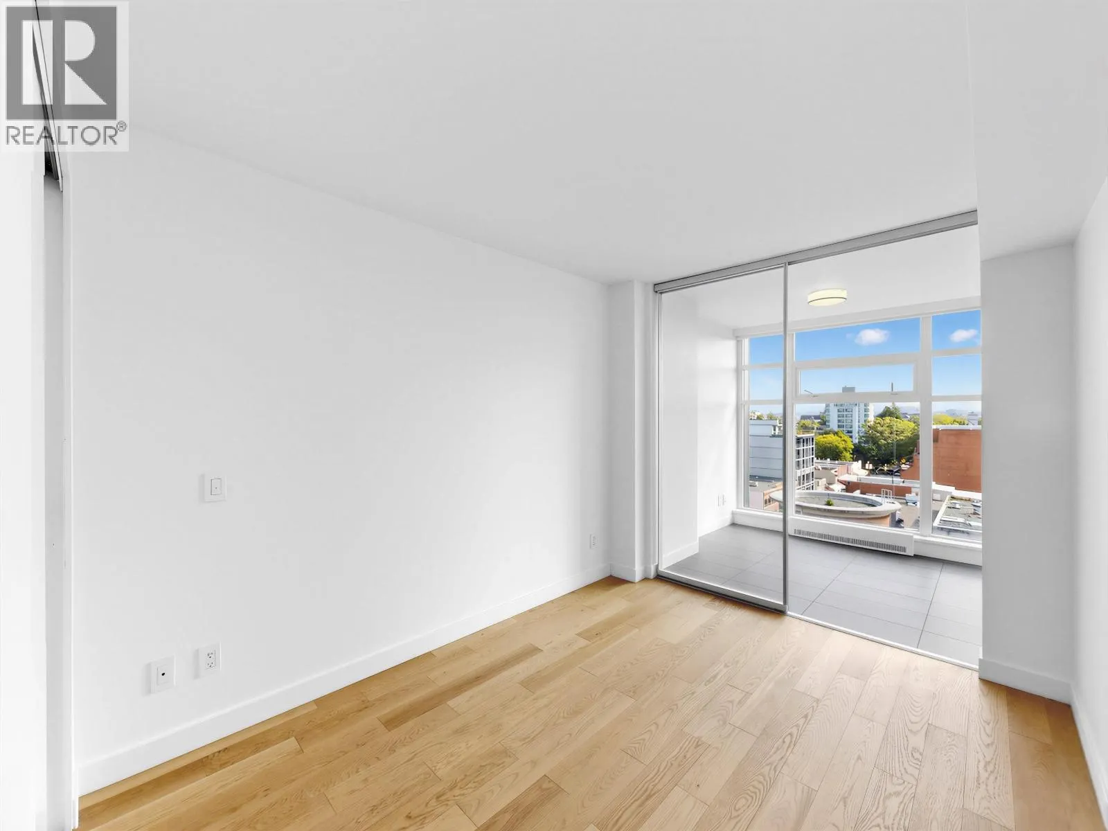 1608 188 KEEFER STREET