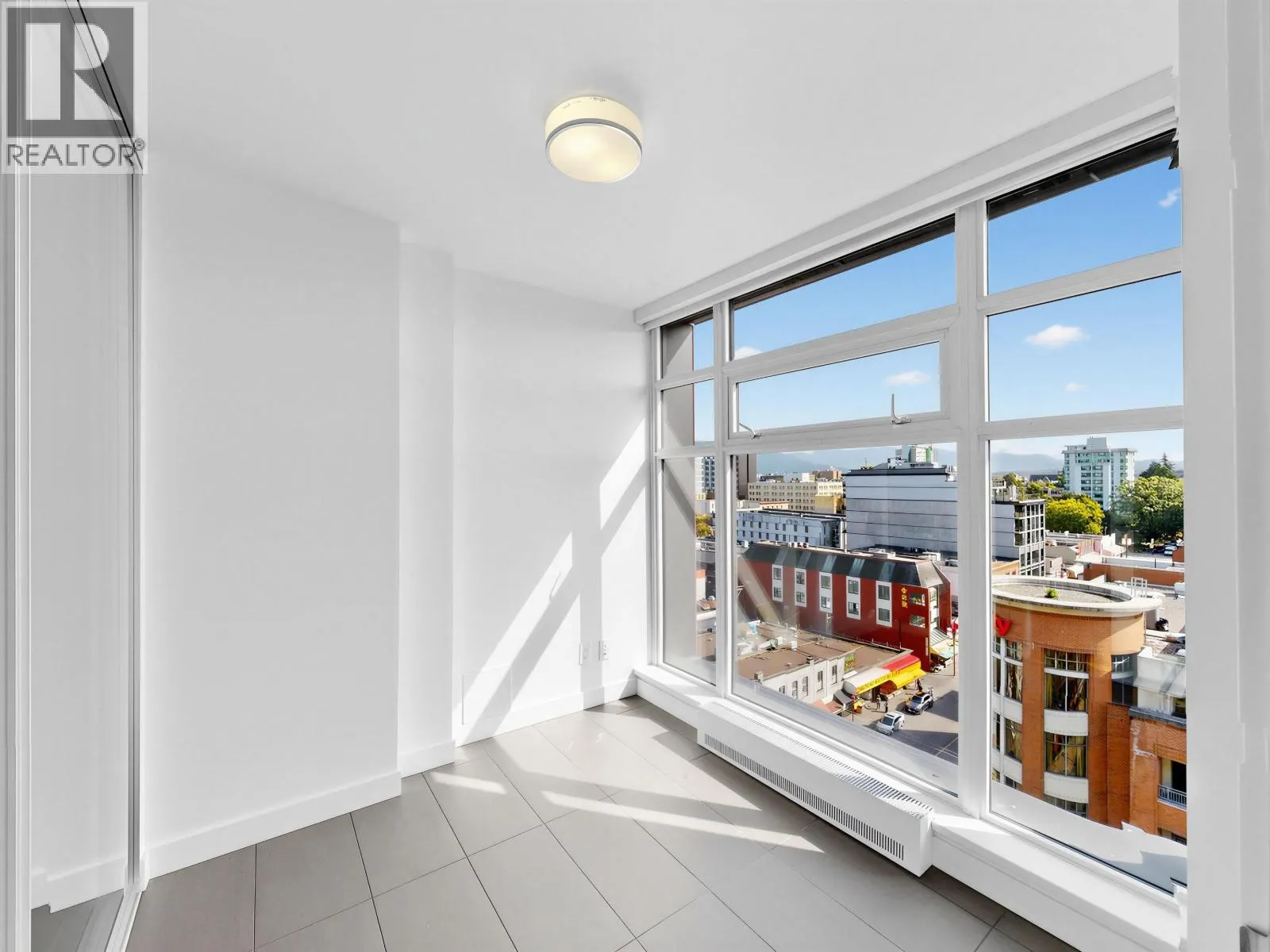 1608 188 KEEFER STREET