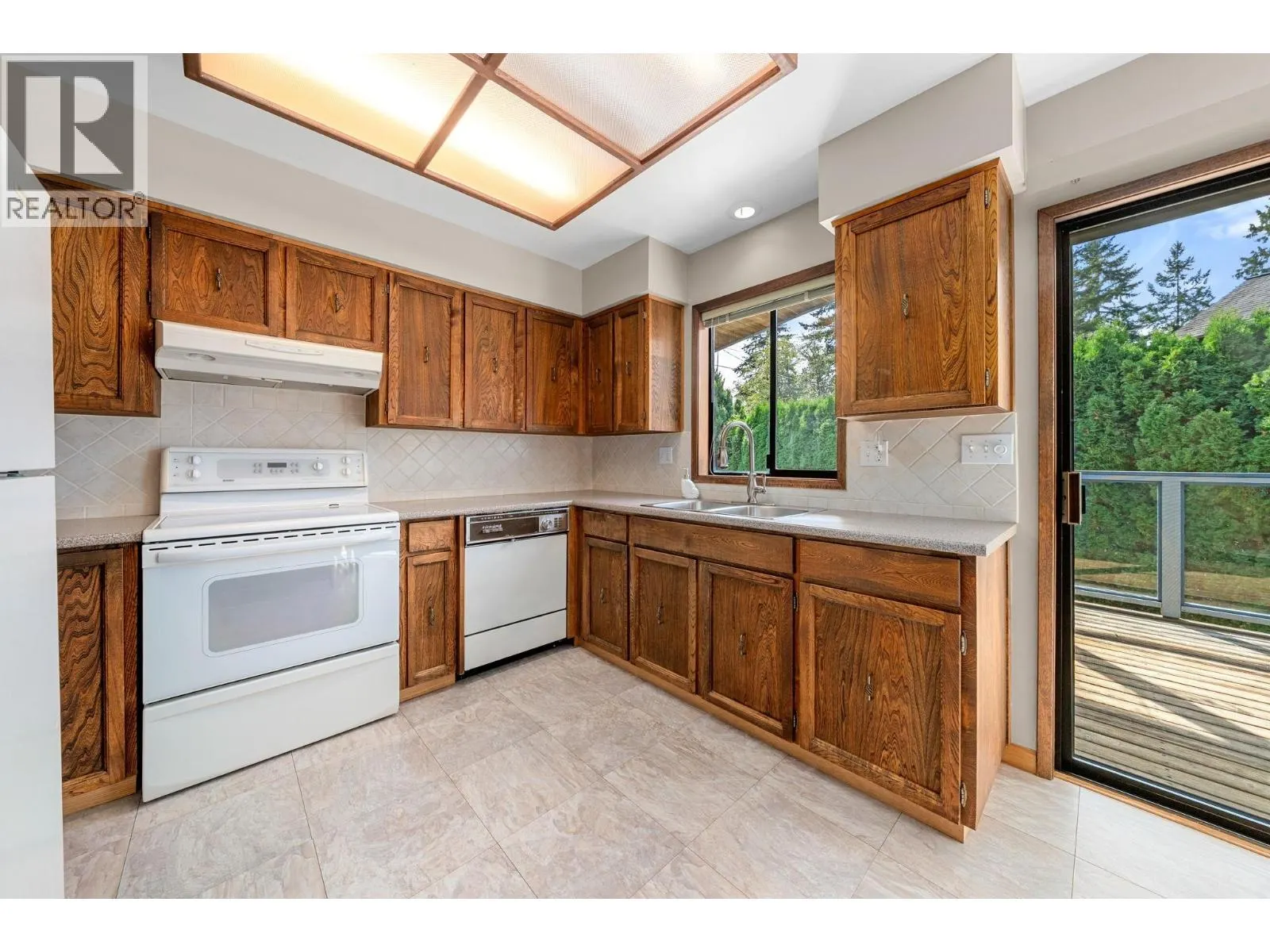 3833 LYNN VALLEY ROAD