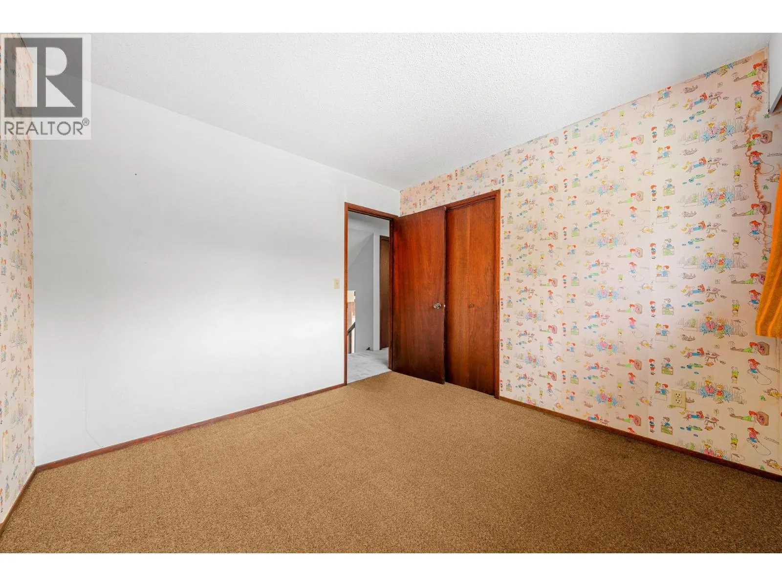 3833 LYNN VALLEY ROAD