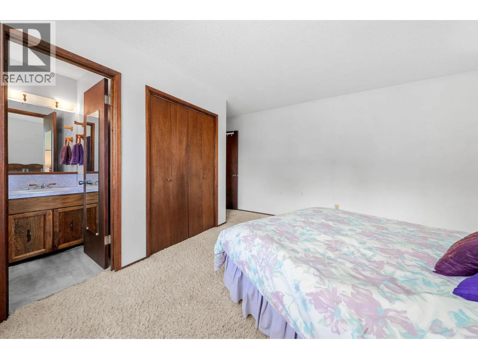 3833 LYNN VALLEY ROAD