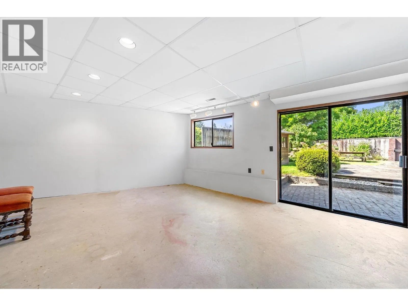 3833 LYNN VALLEY ROAD