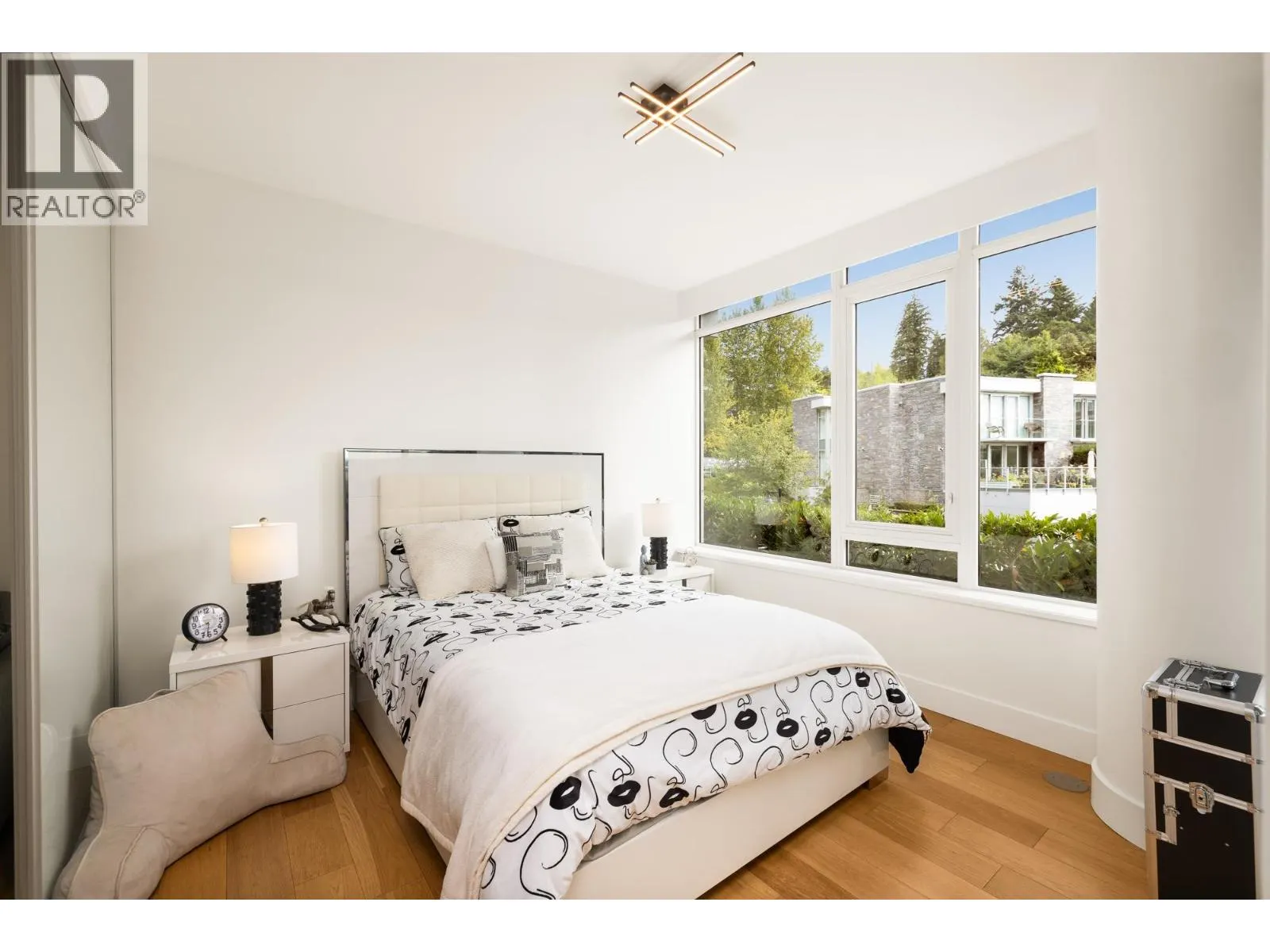 303 866 ARTHUR ERICKSON PLACE