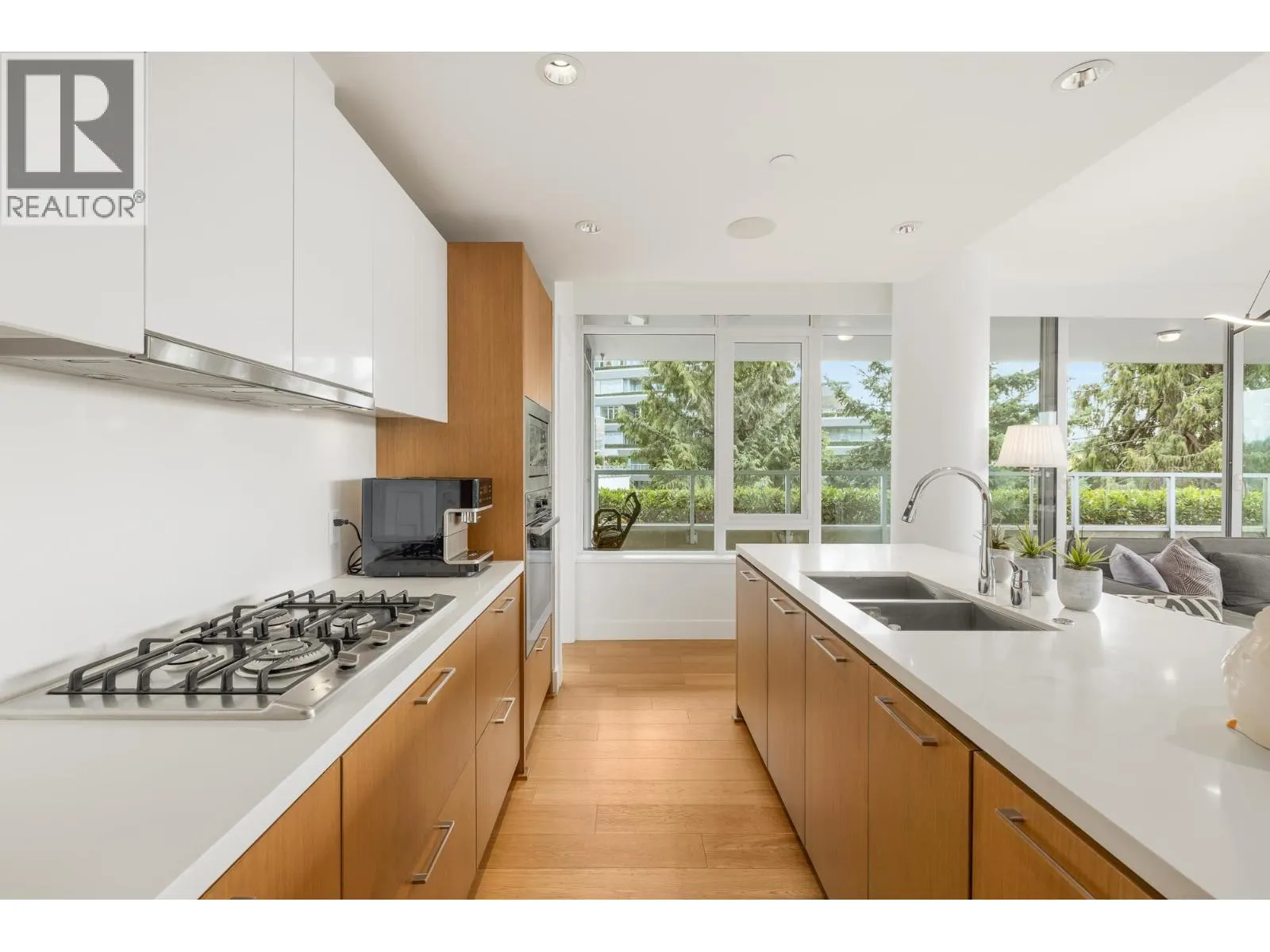 303 866 ARTHUR ERICKSON PLACE