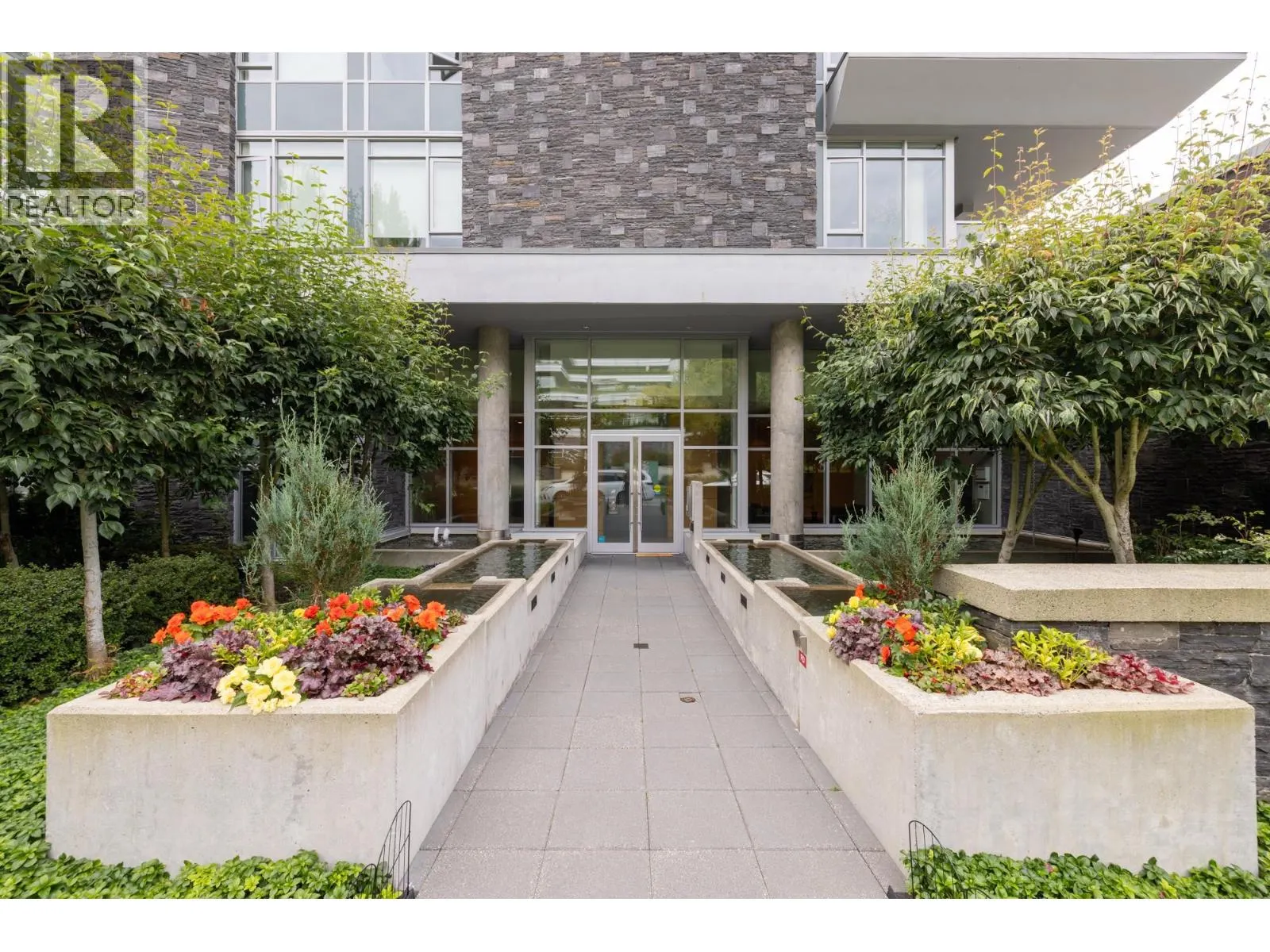 303 866 ARTHUR ERICKSON PLACE
