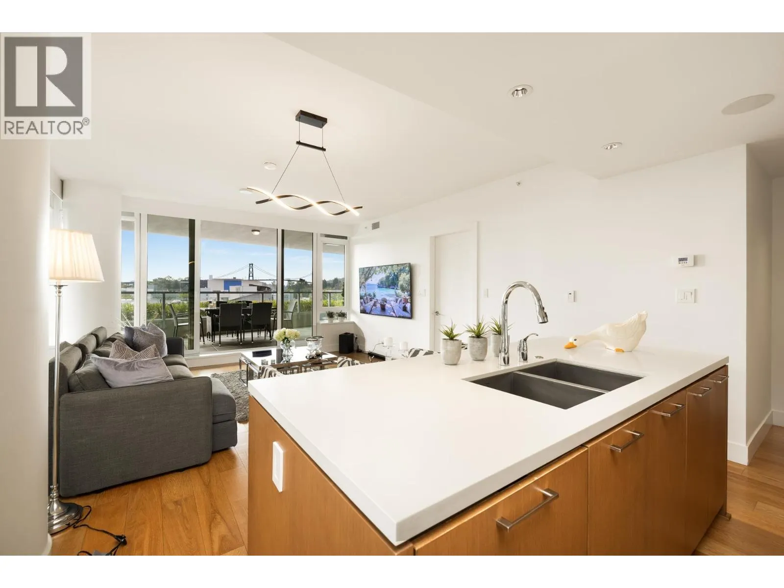 303 866 ARTHUR ERICKSON PLACE