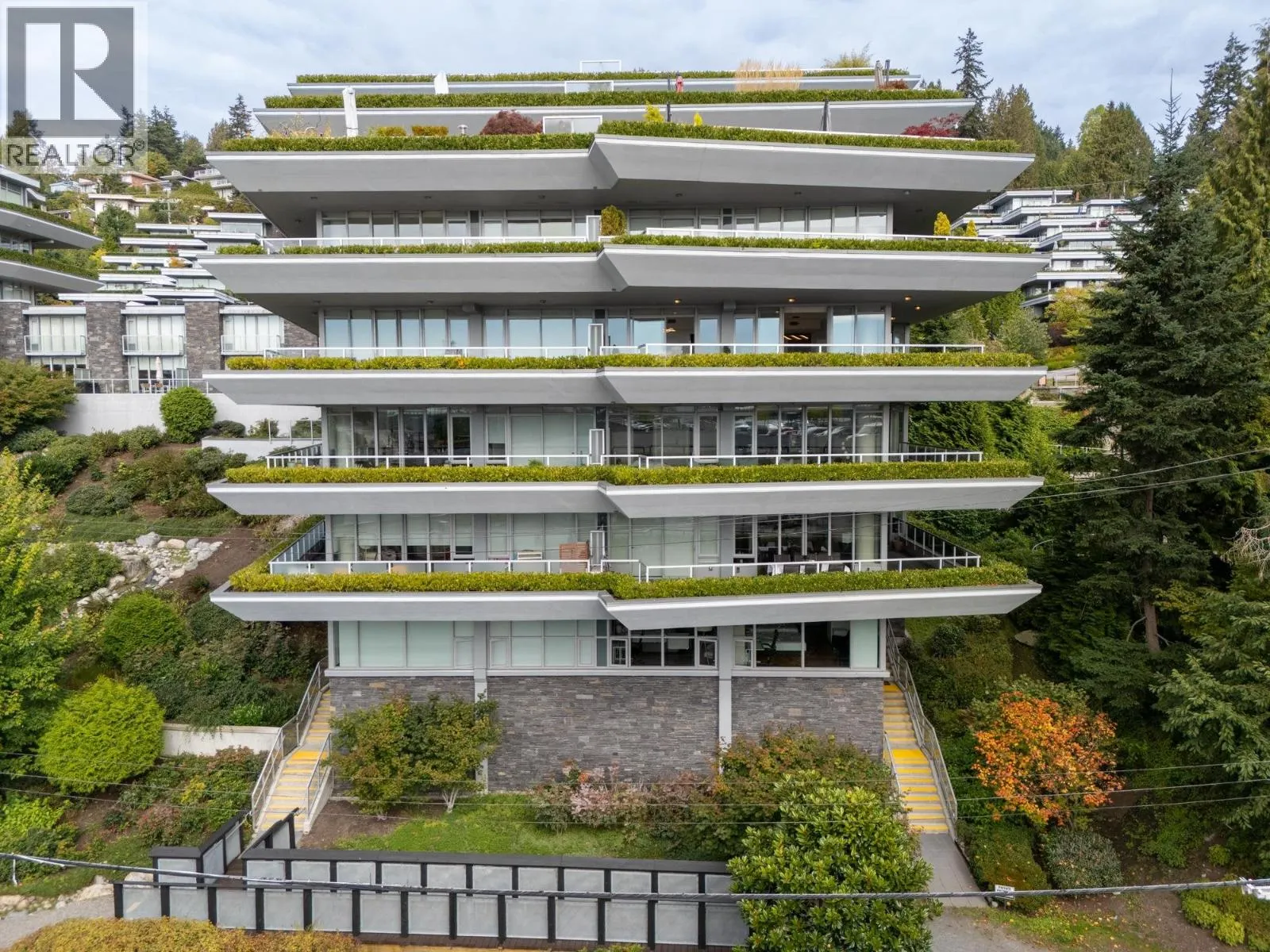 303 866 ARTHUR ERICKSON PLACE