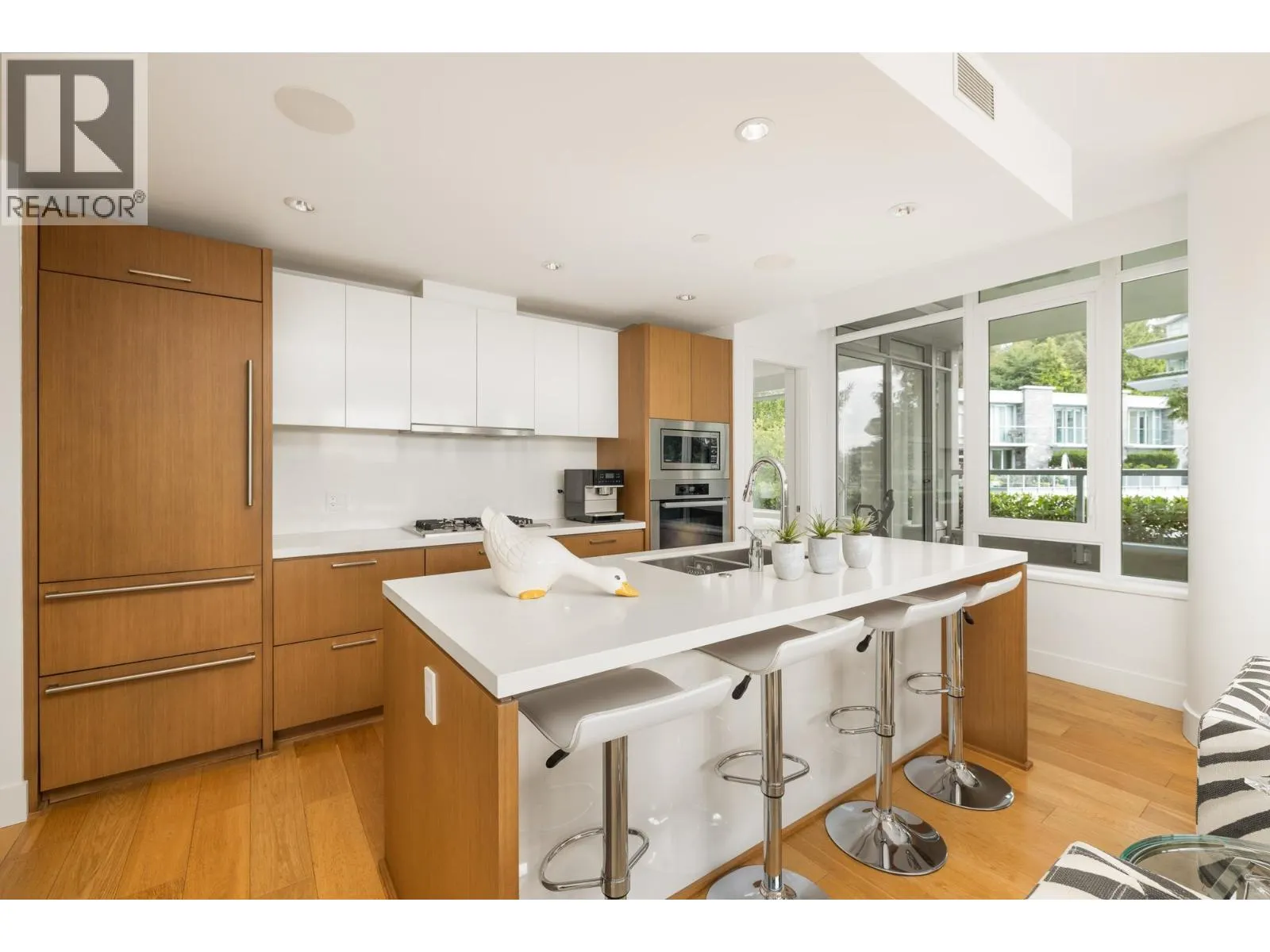 303 866 ARTHUR ERICKSON PLACE