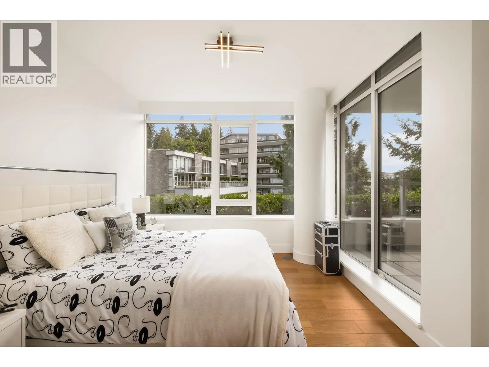 303 866 ARTHUR ERICKSON PLACE
