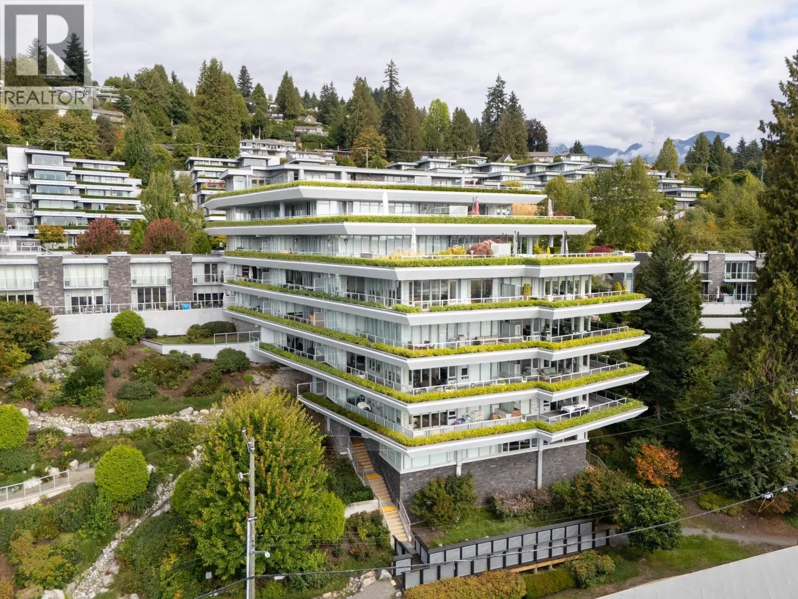 303 866 ARTHUR ERICKSON PLACE