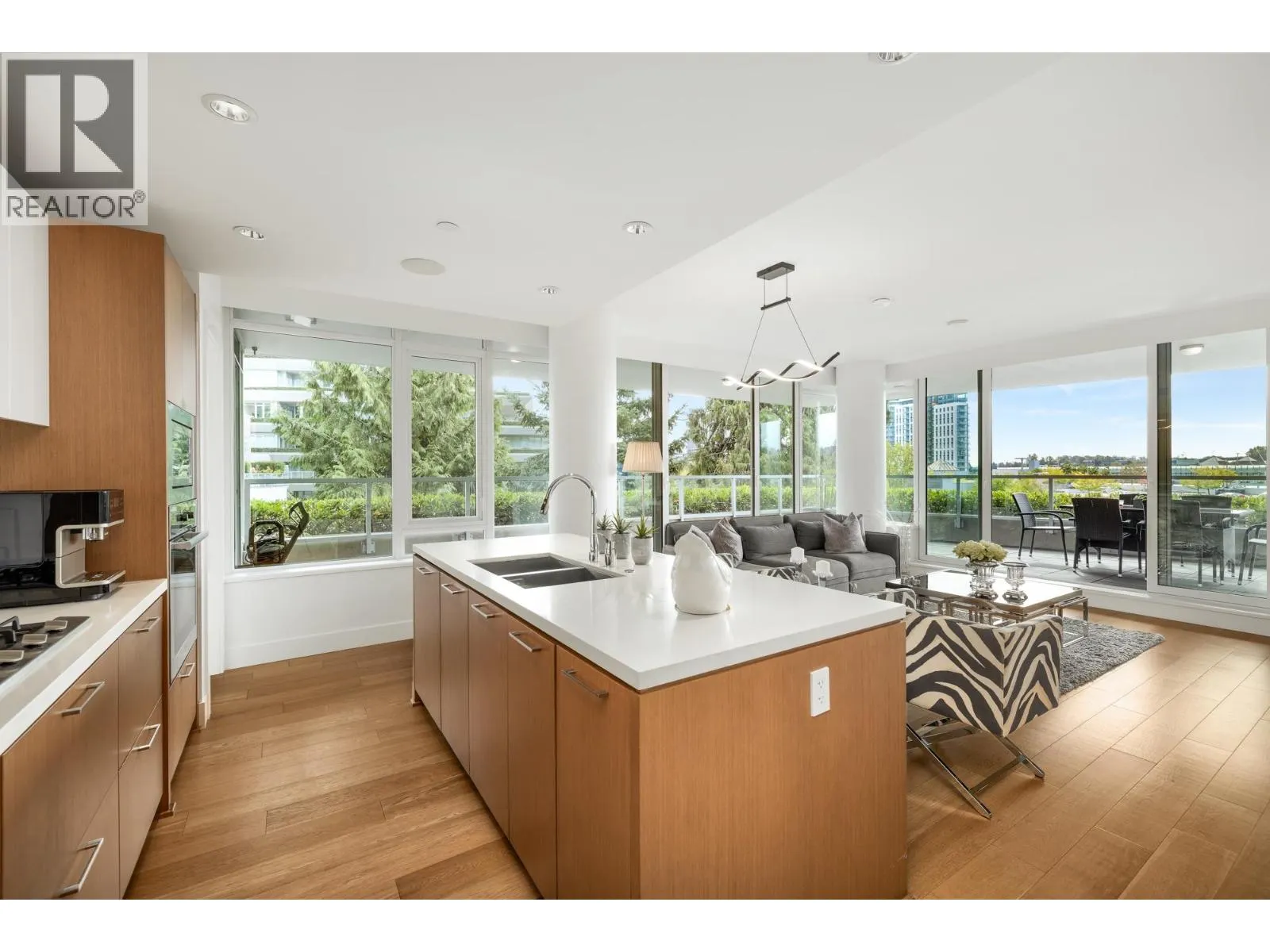 303 866 ARTHUR ERICKSON PLACE