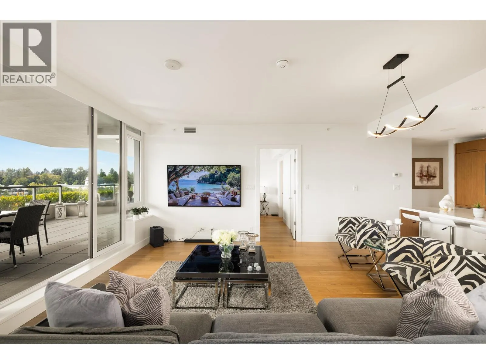 303 866 ARTHUR ERICKSON PLACE