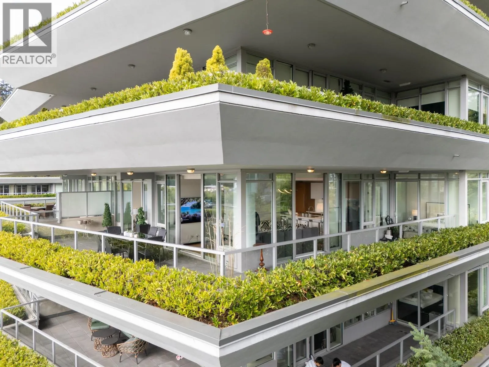 303 866 ARTHUR ERICKSON PLACE