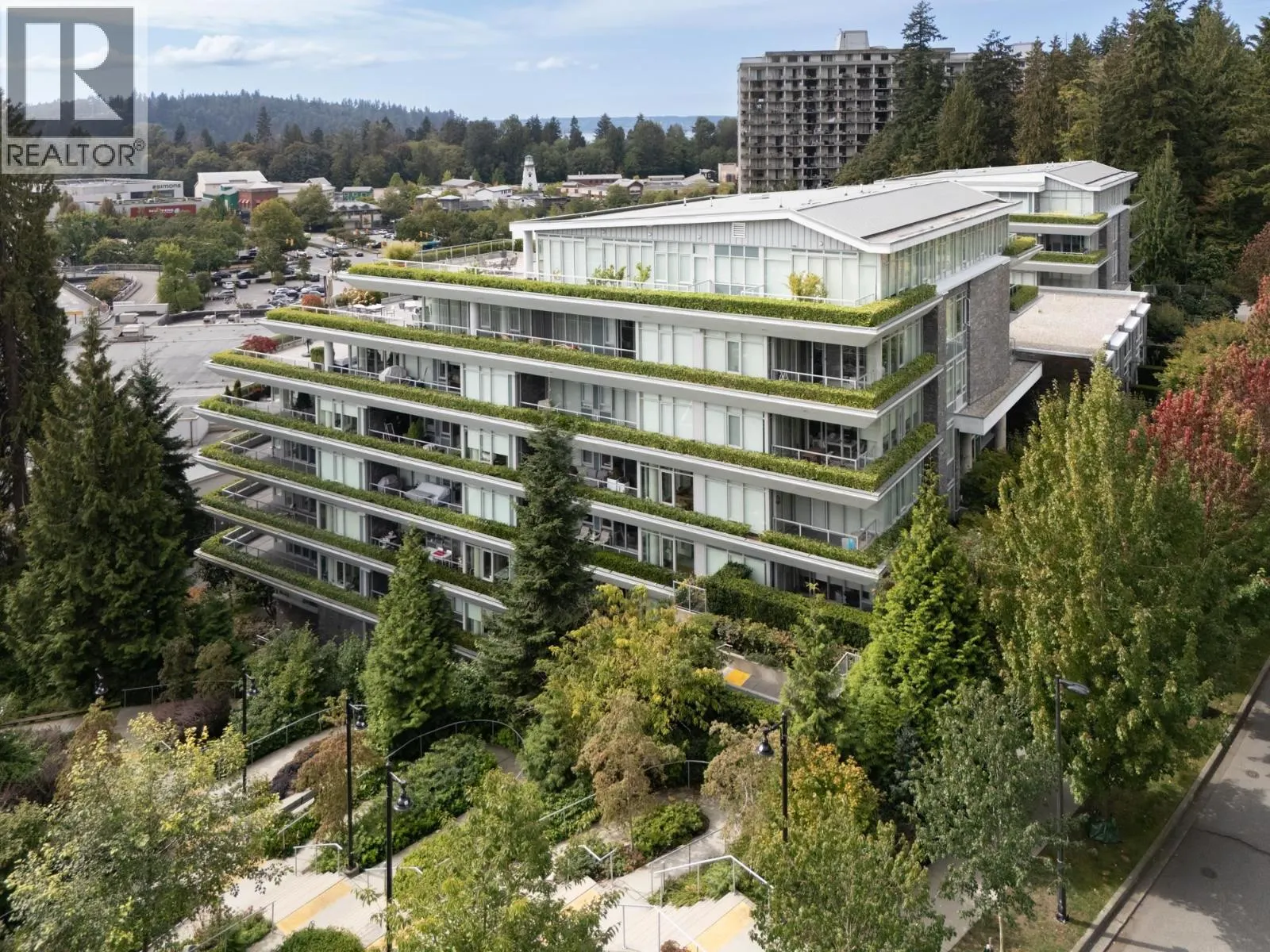 303 866 ARTHUR ERICKSON PLACE