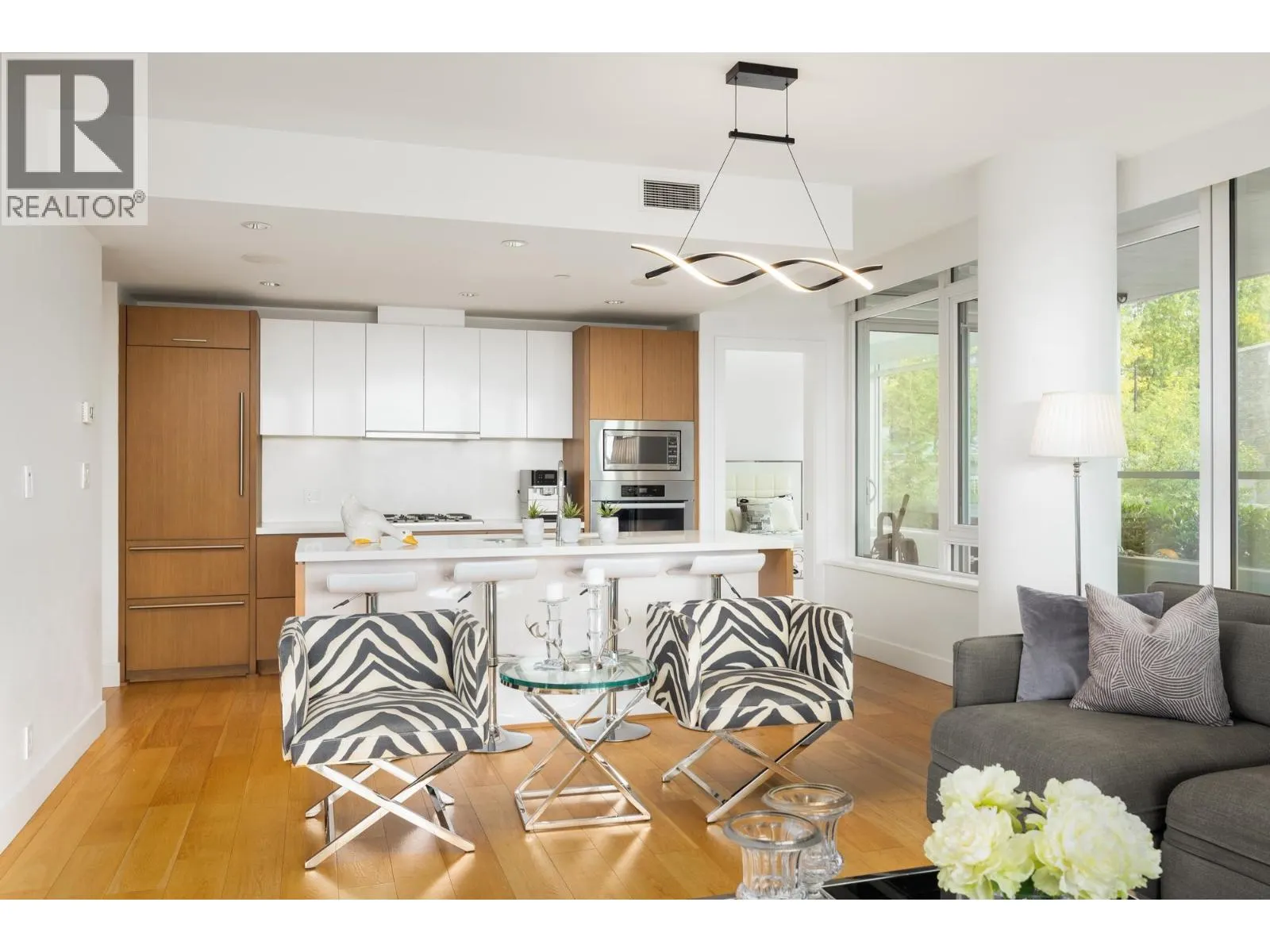 303 866 ARTHUR ERICKSON PLACE