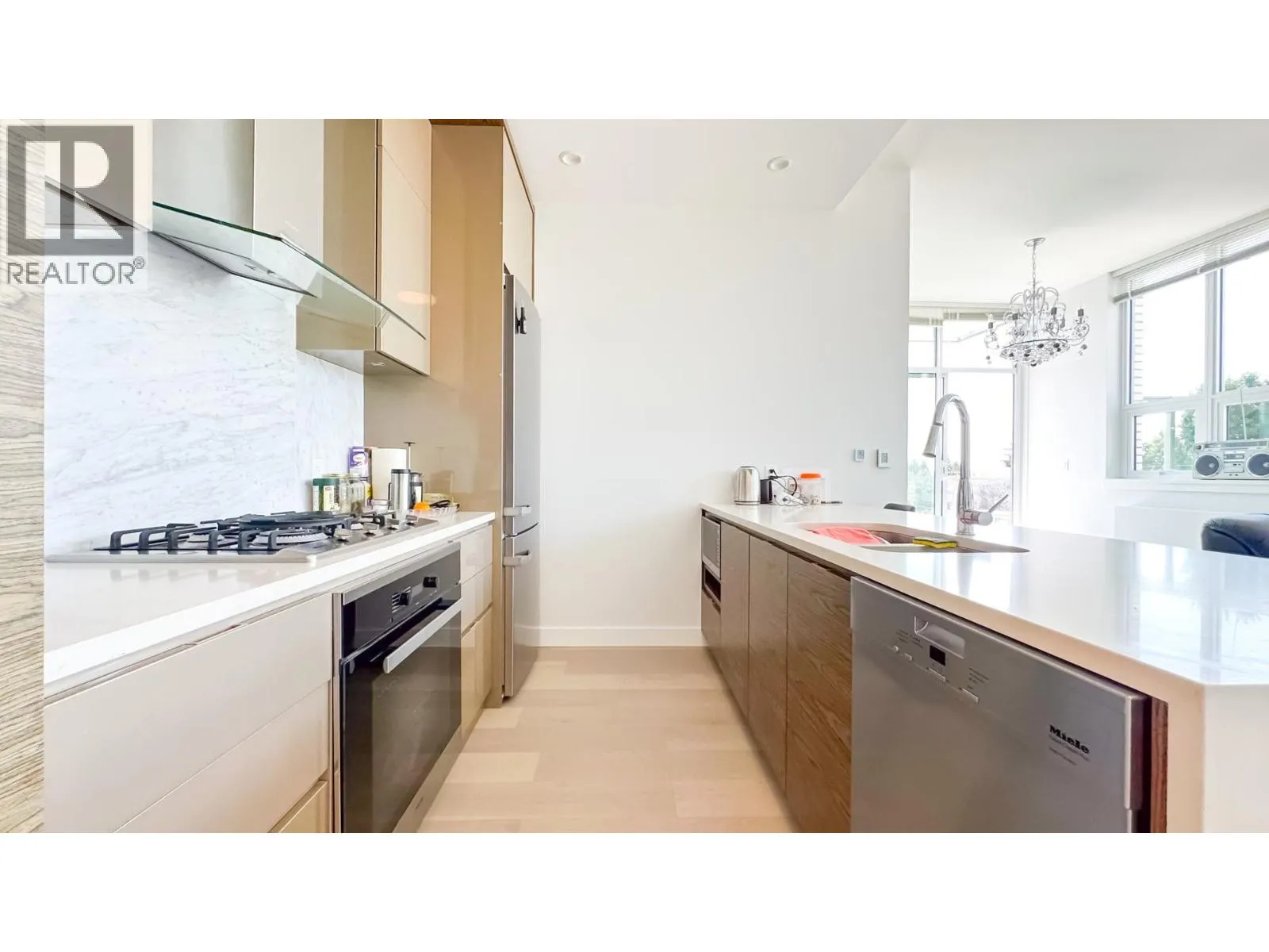 308 6733 CAMBIE STREET