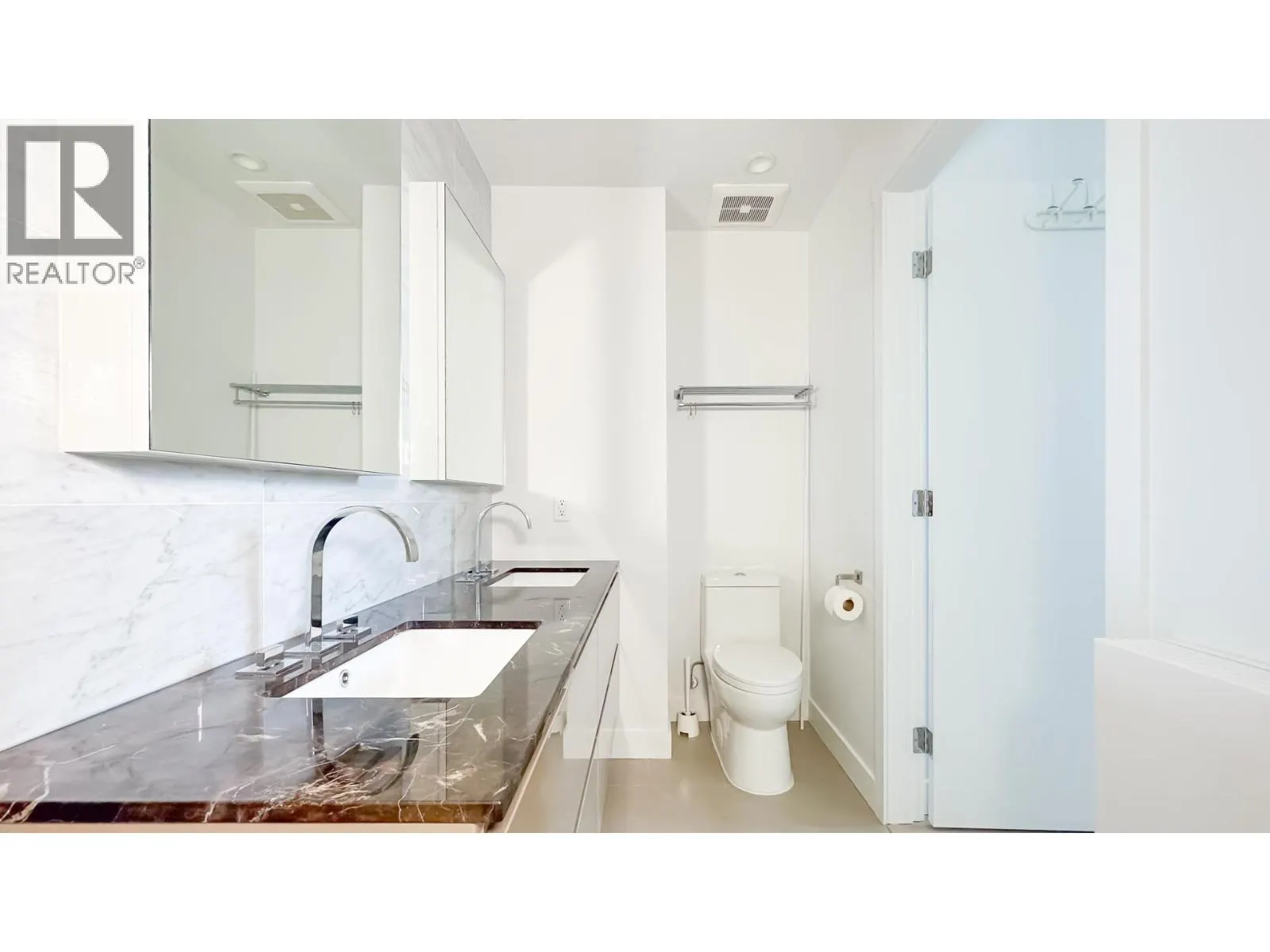 308 6733 CAMBIE STREET