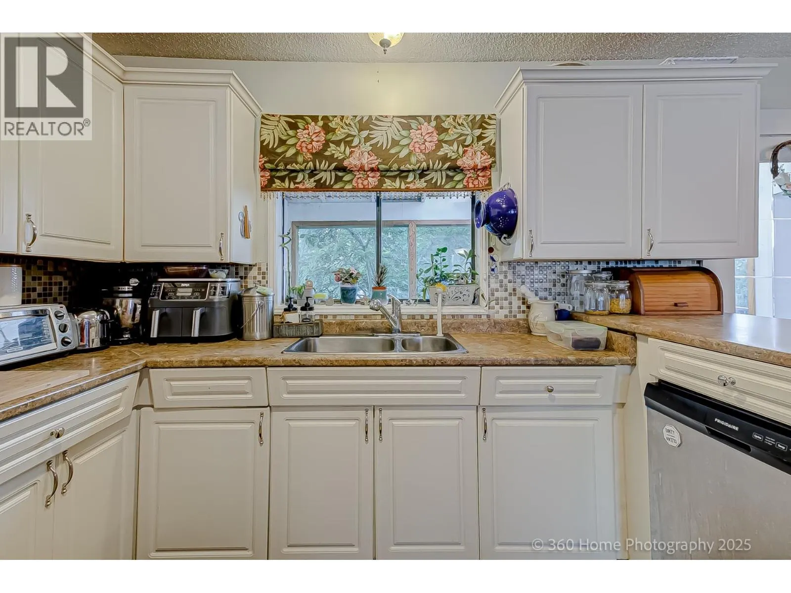 4529 SAVOY STREET