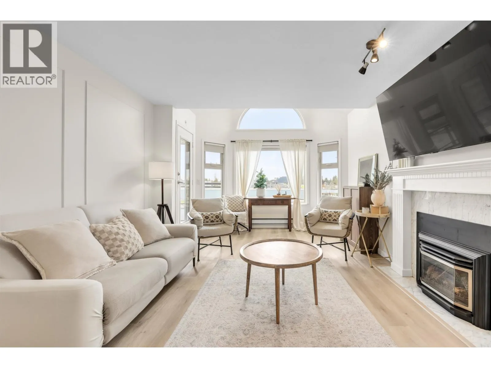 D302 4845 53 STREET