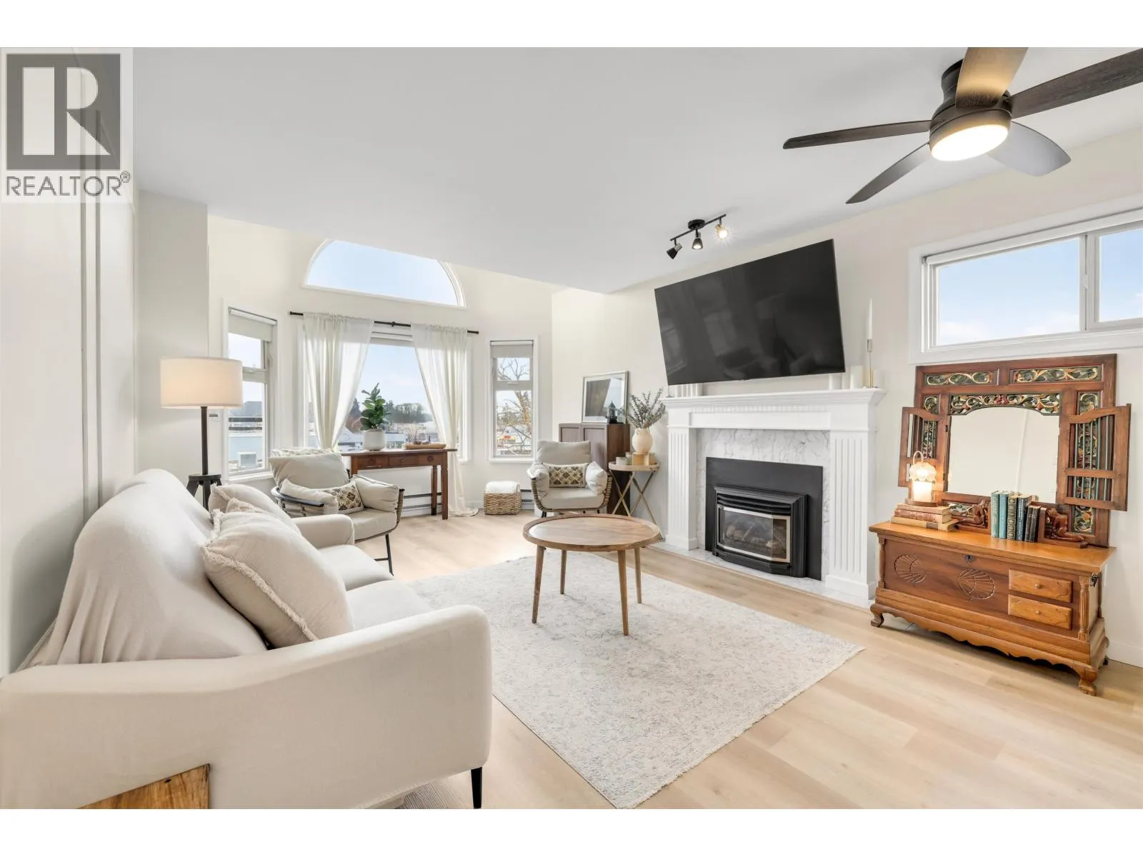 D302 4845 53 STREET