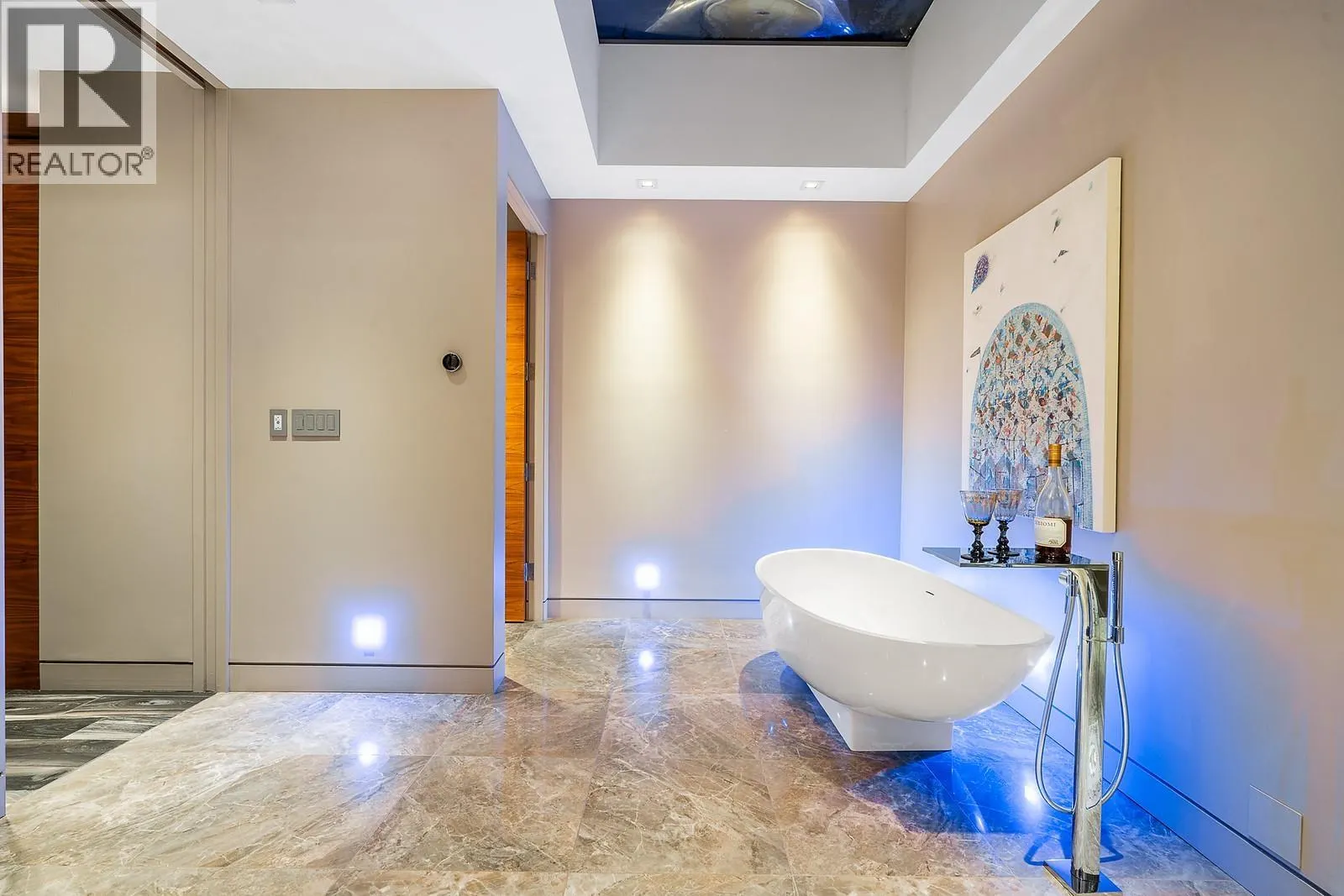 2331 WESTHILL DRIVE