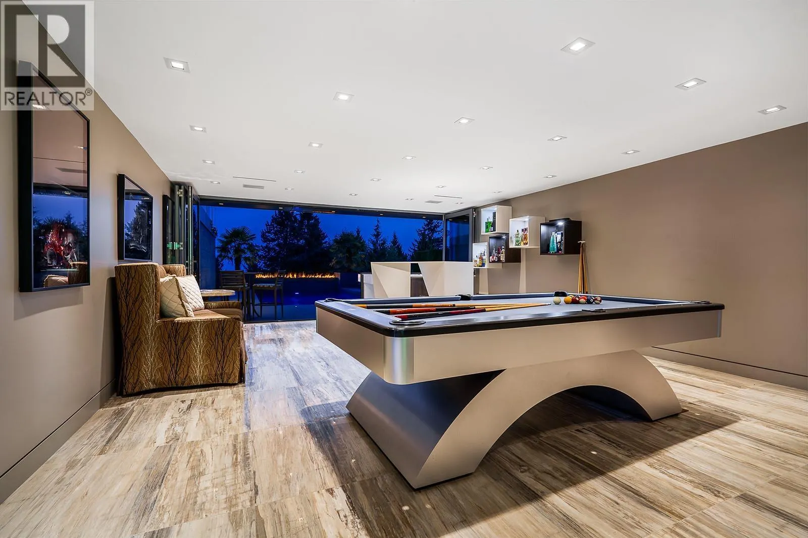 2331 WESTHILL DRIVE