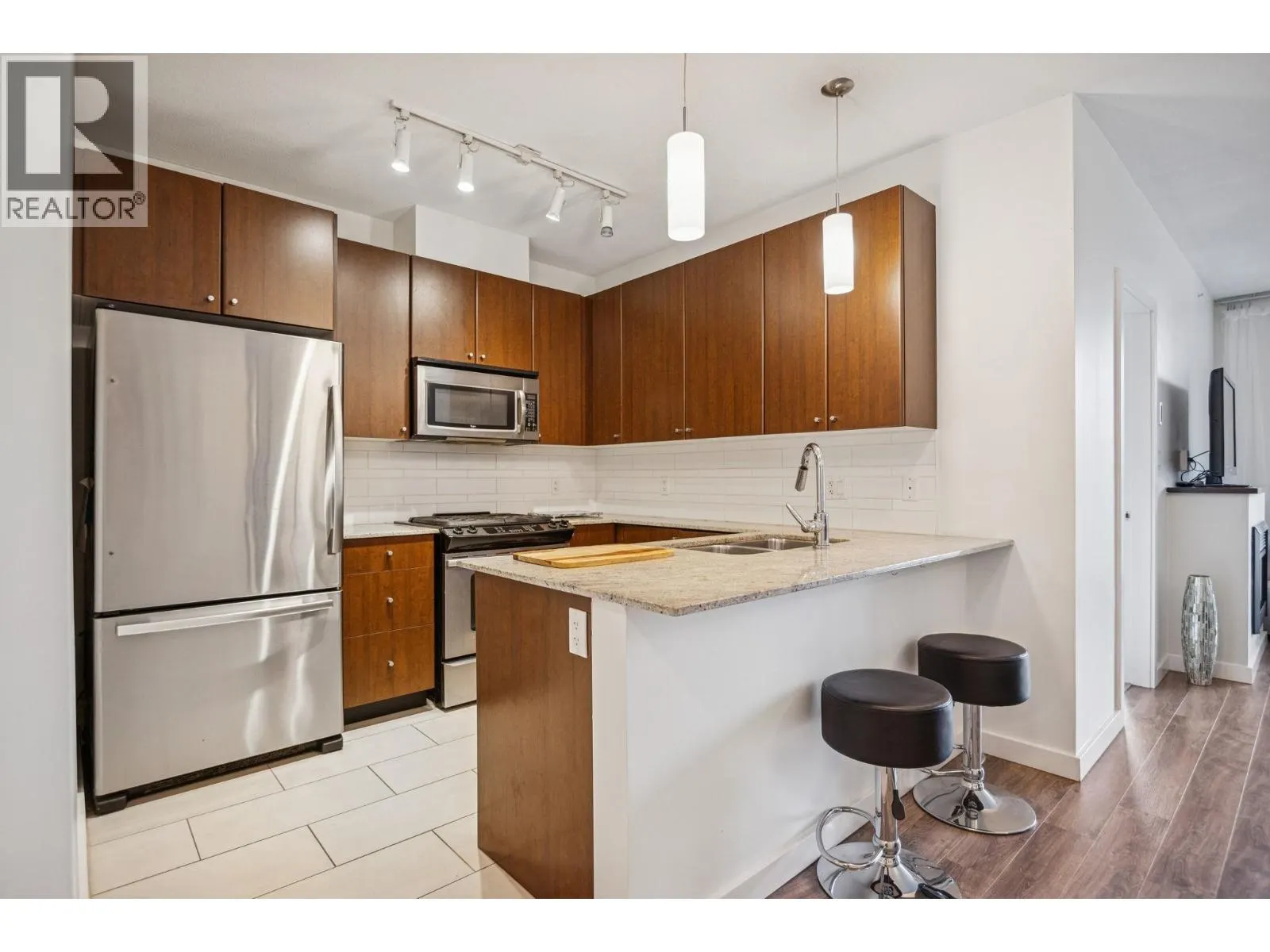 1407 280 ROSS DRIVE