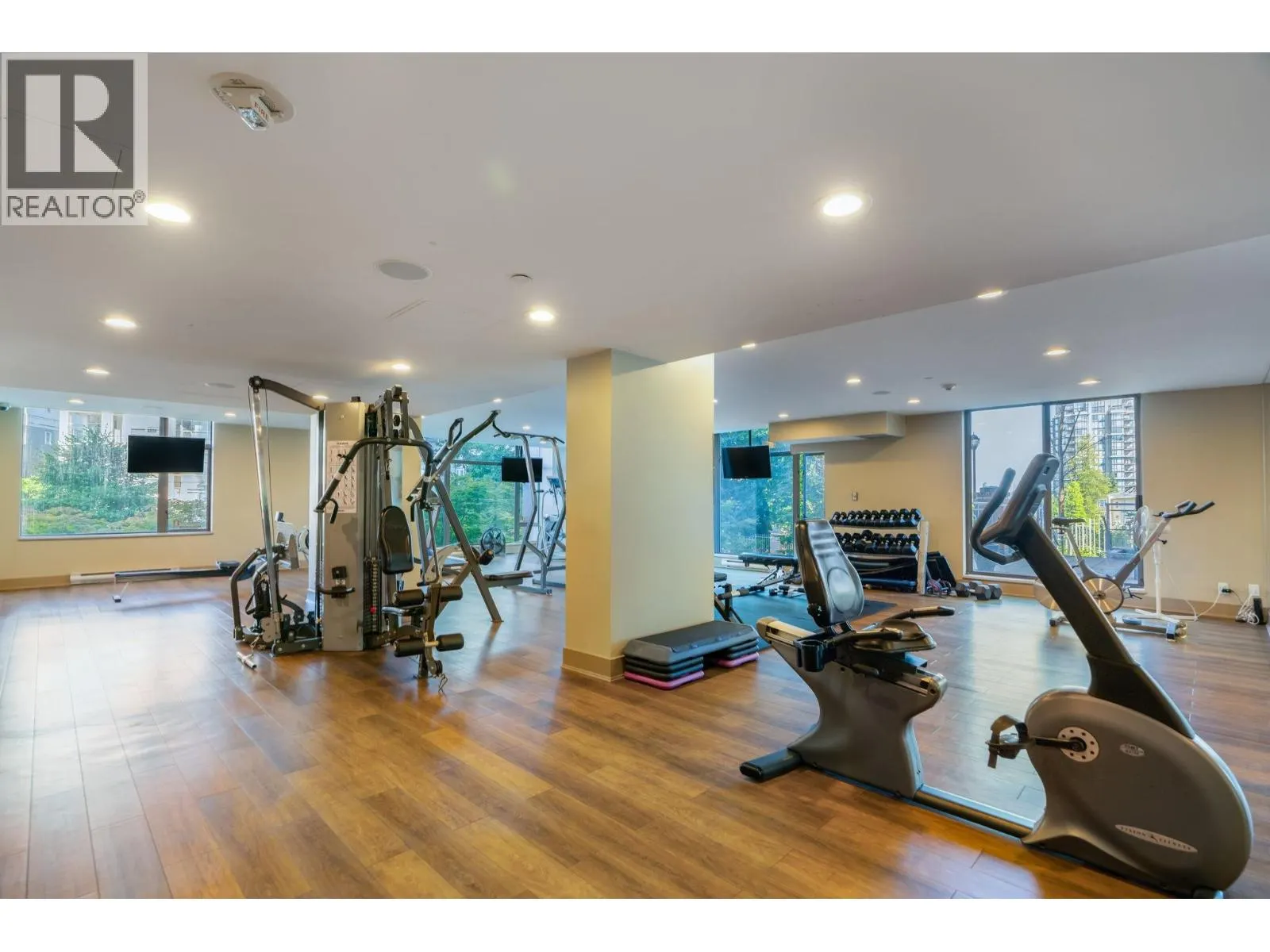 1407 280 ROSS DRIVE