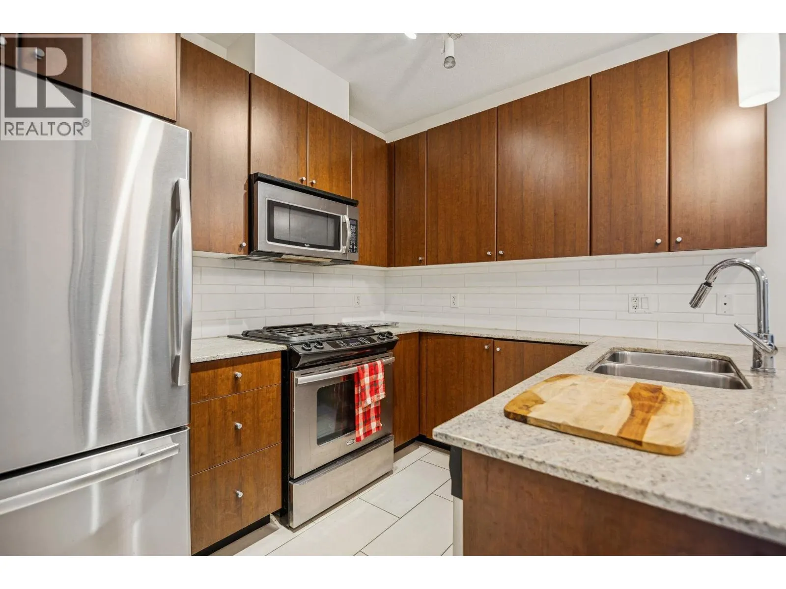1407 280 ROSS DRIVE