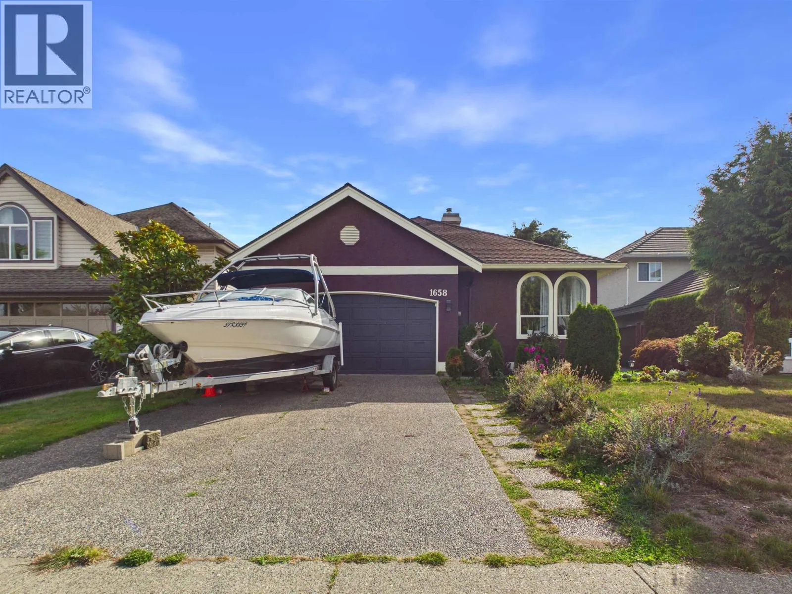 1658 GOLF CLUB DRIVE