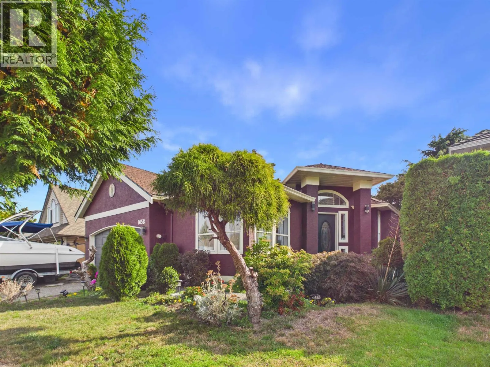 1658 GOLF CLUB DRIVE