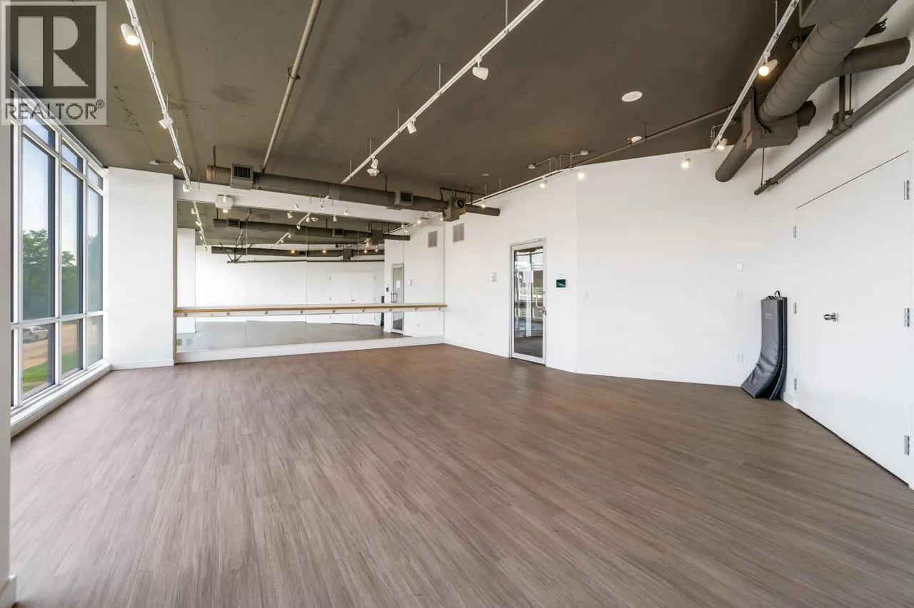 907 200 NELSON'S CRESCENT