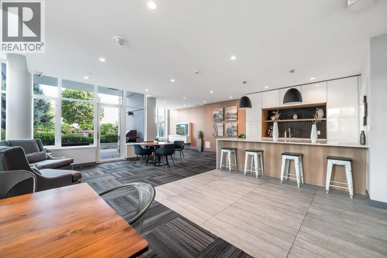 907 200 NELSON'S CRESCENT