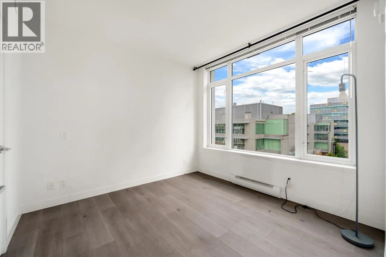907 200 NELSON'S CRESCENT
