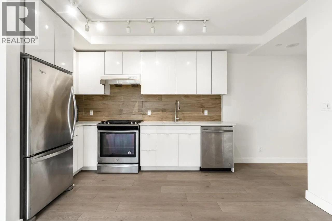 907 200 NELSON'S CRESCENT