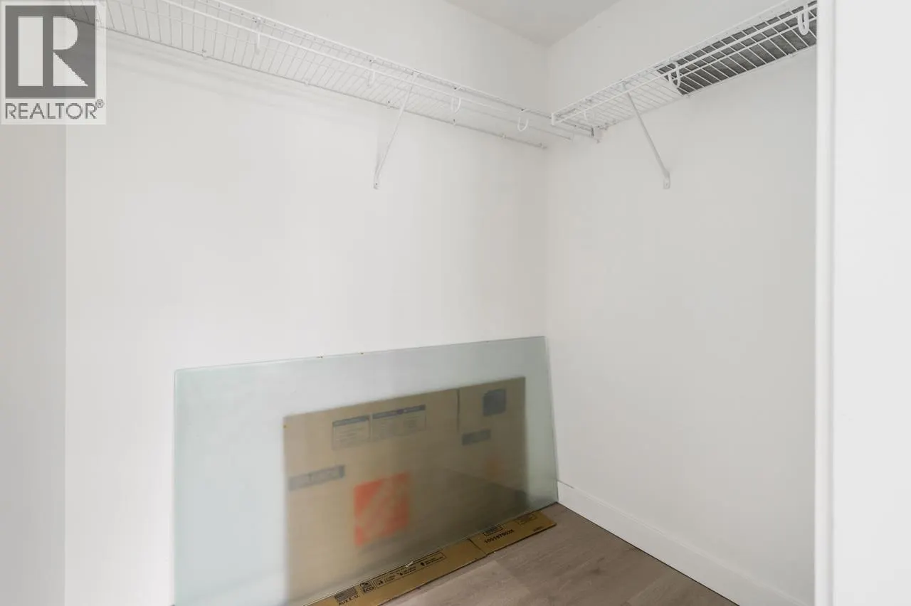 907 200 NELSON'S CRESCENT