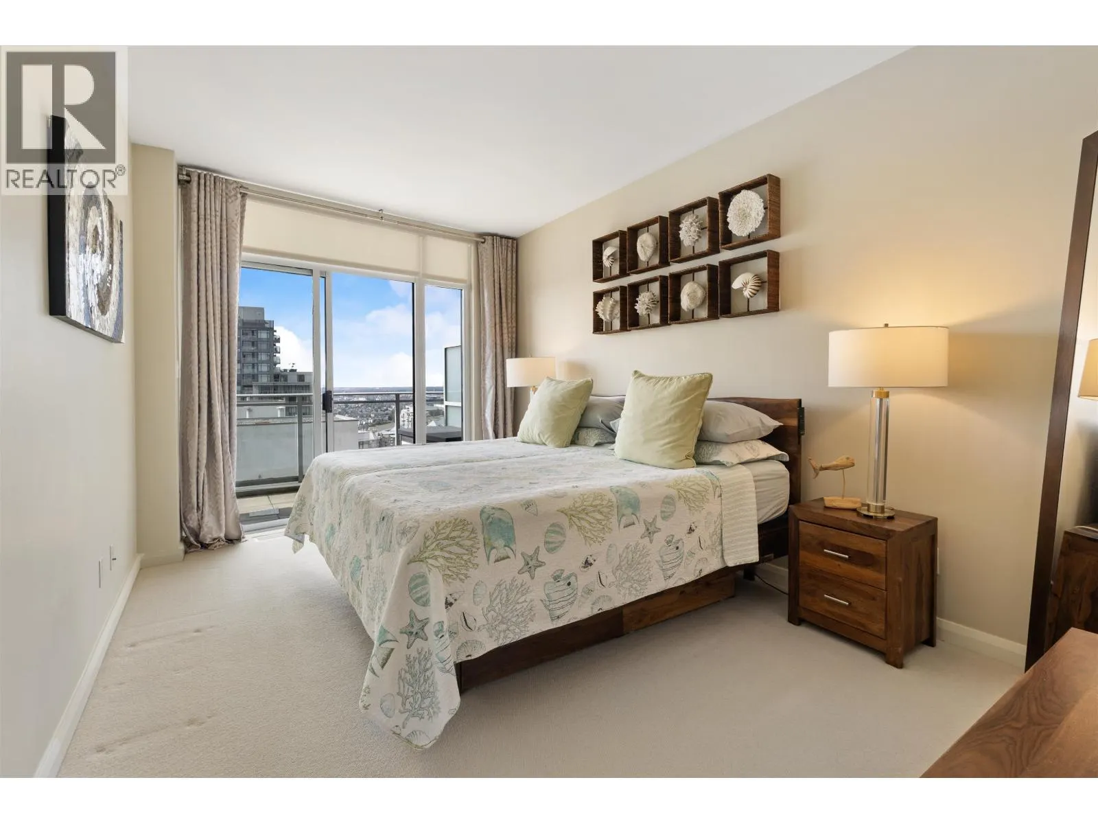PH1 888 CARNARVON STREET