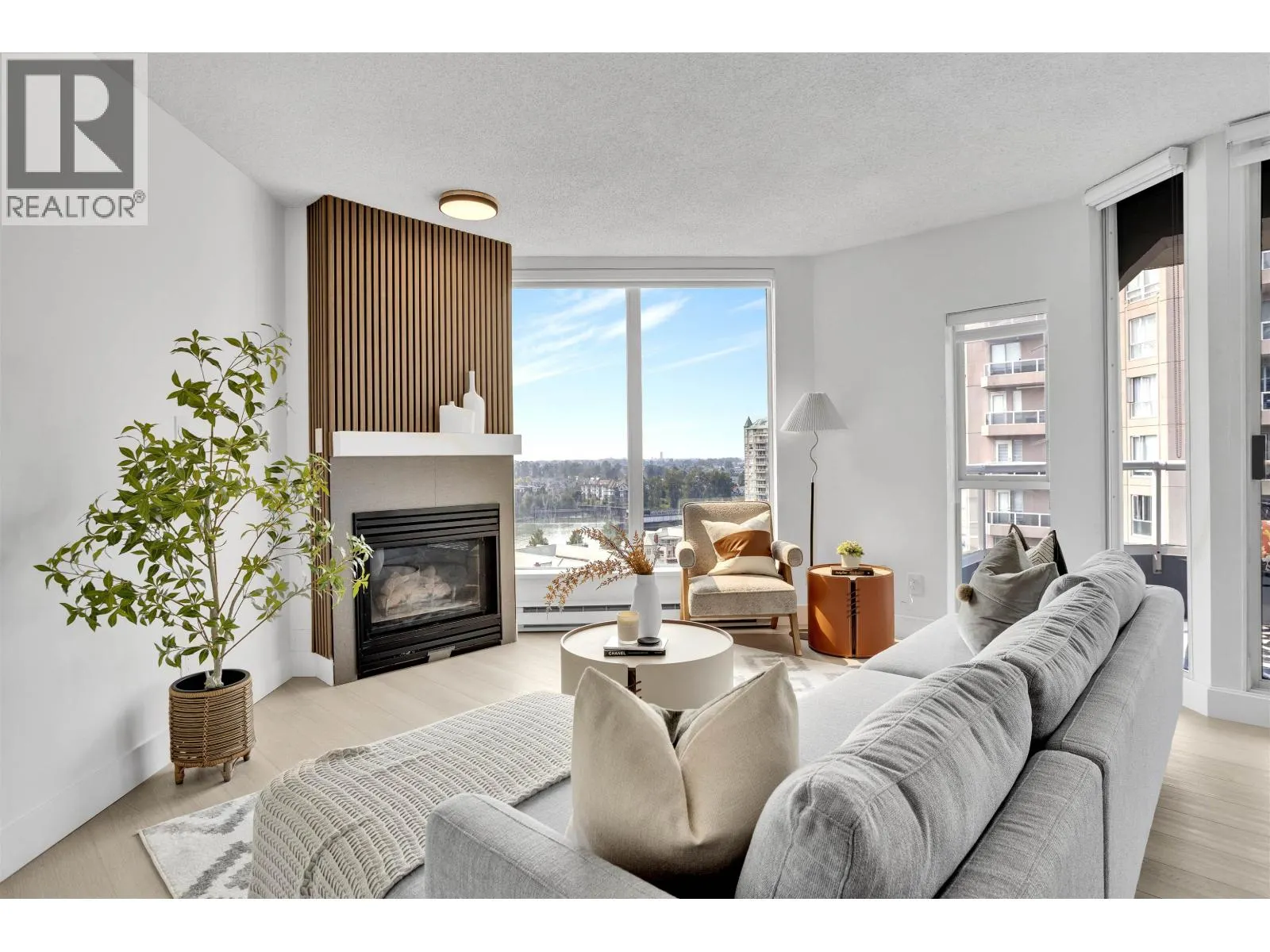 1503 1135 QUAYSIDE DRIVE