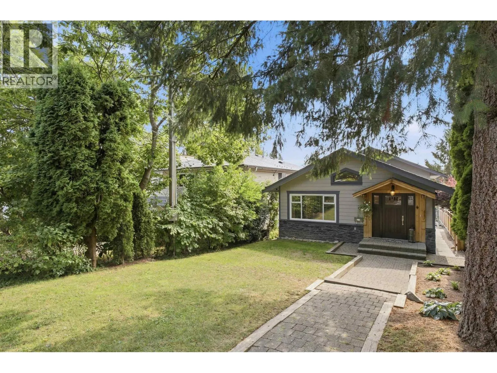 1153 WELLINGTON DRIVE