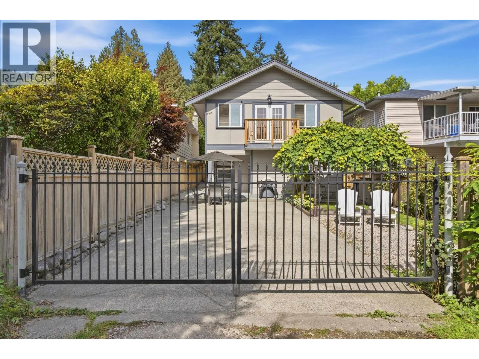 1153 WELLINGTON DRIVE