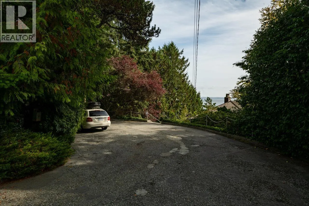 4052 MARINE DRIVE