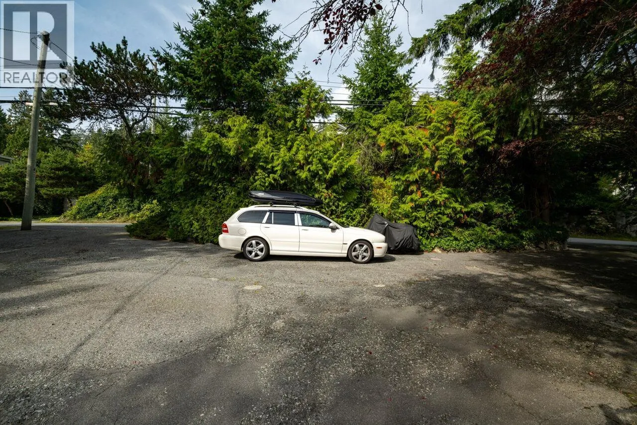 4052 MARINE DRIVE