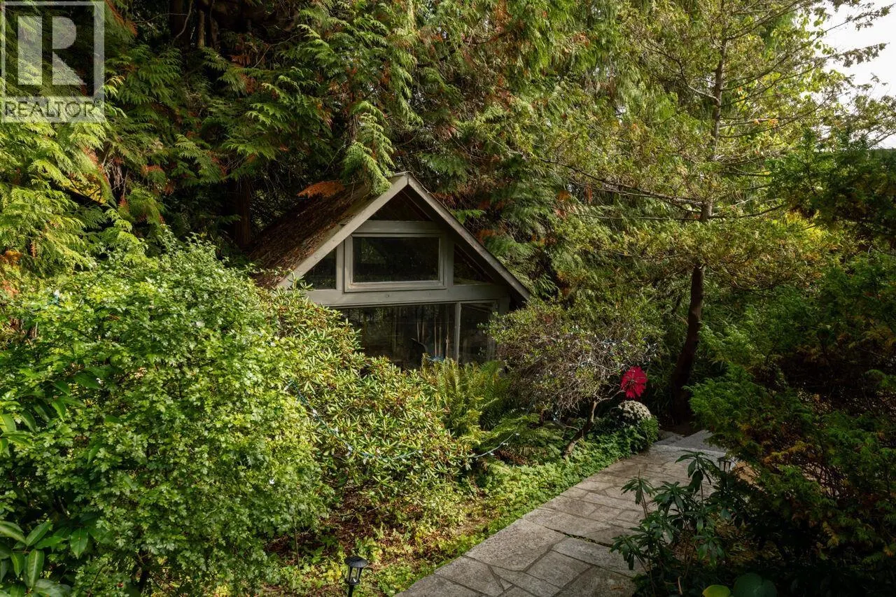 4052 MARINE DRIVE