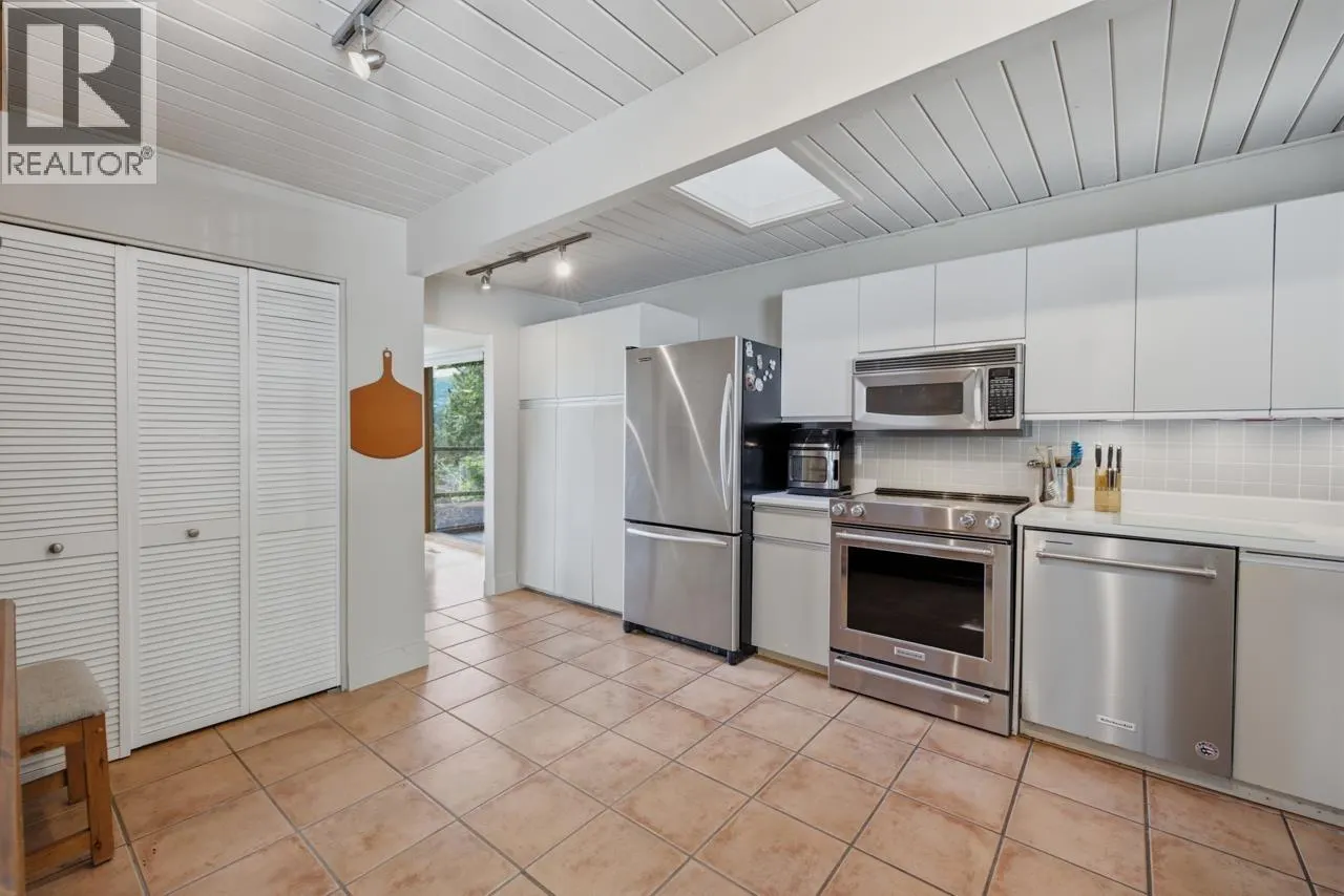820 YOUNETTE DRIVE