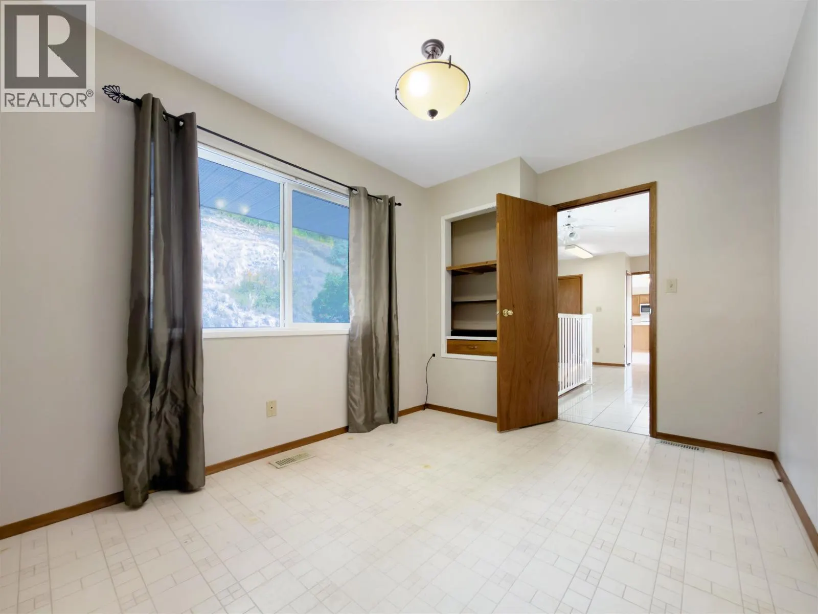 1555 DUNCAN ROAD