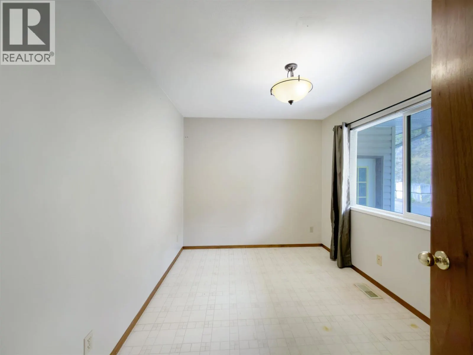 1555 DUNCAN ROAD
