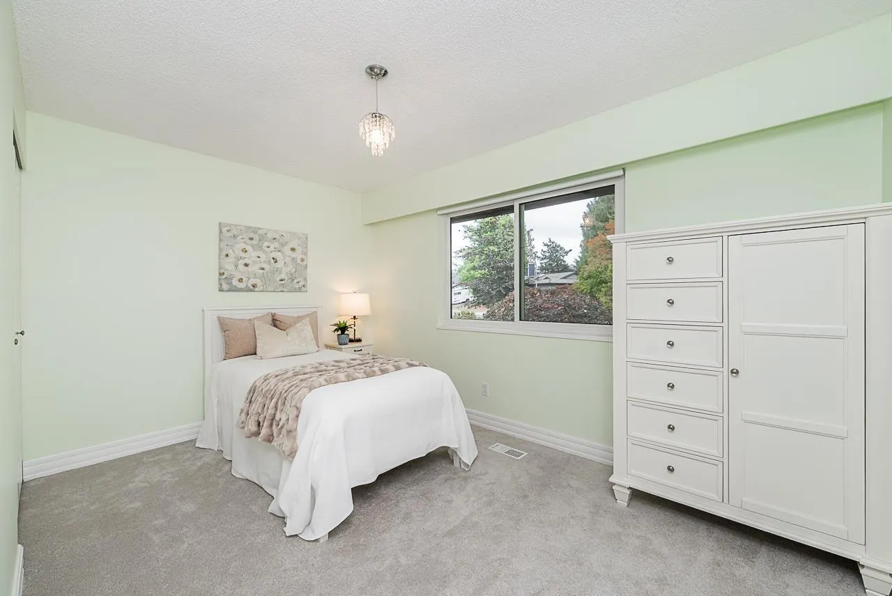 6115 SUNWOOD DRIVE